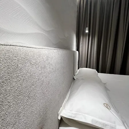 Hotell Enzo & Blloku