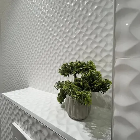 Enzo -central Blloku Tirana