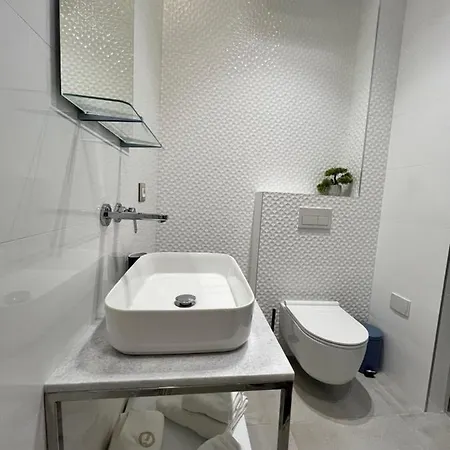 Enzo -central Blloku Hotel *