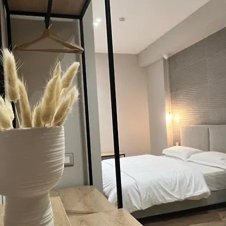 Hotell Enzo & Blloku Tirana