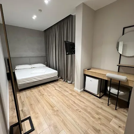 Enzo -central Blloku Hotel *