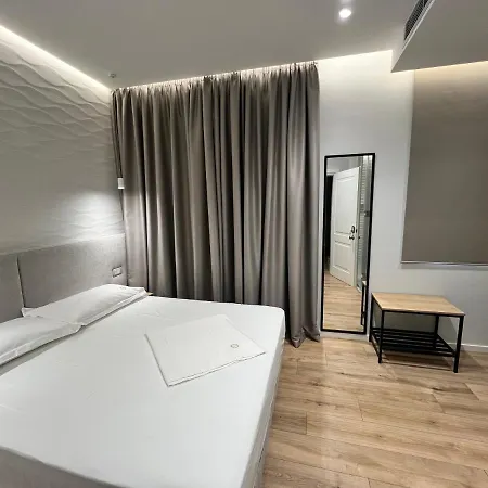 Enzo -central Blloku *