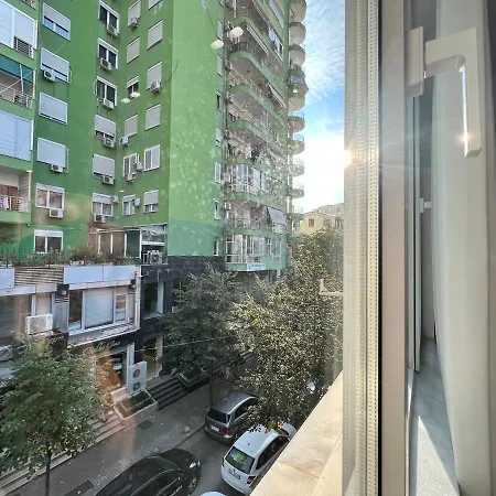 Enzo -central Blloku ホテル