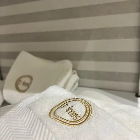 Enzo -central Blloku ティラナ