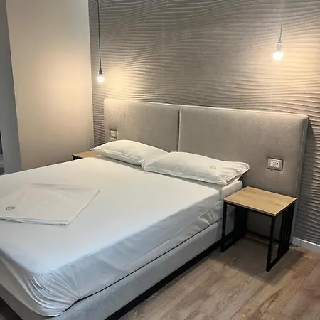 Hotel Enzo -central Blloku *