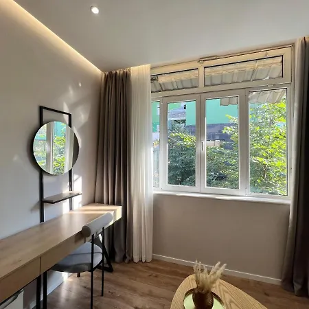 Enzo -central Blloku Tirana