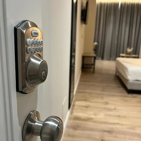 Hotel Enzo -central Blloku Tirana