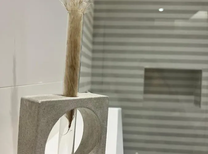 Enzo -central Blloku * Tirana