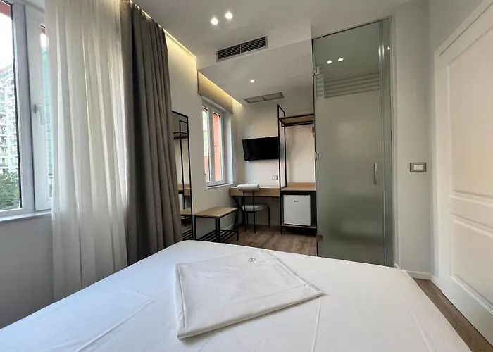 Enzo -central Blloku Tirana