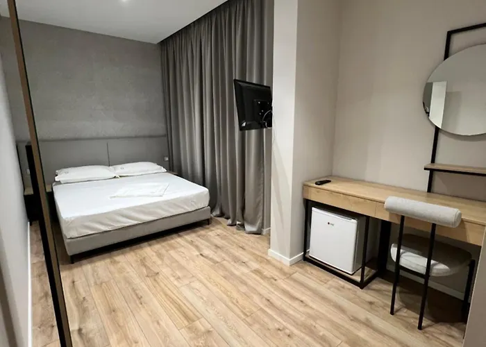 Enzo -central Blloku Hotel *